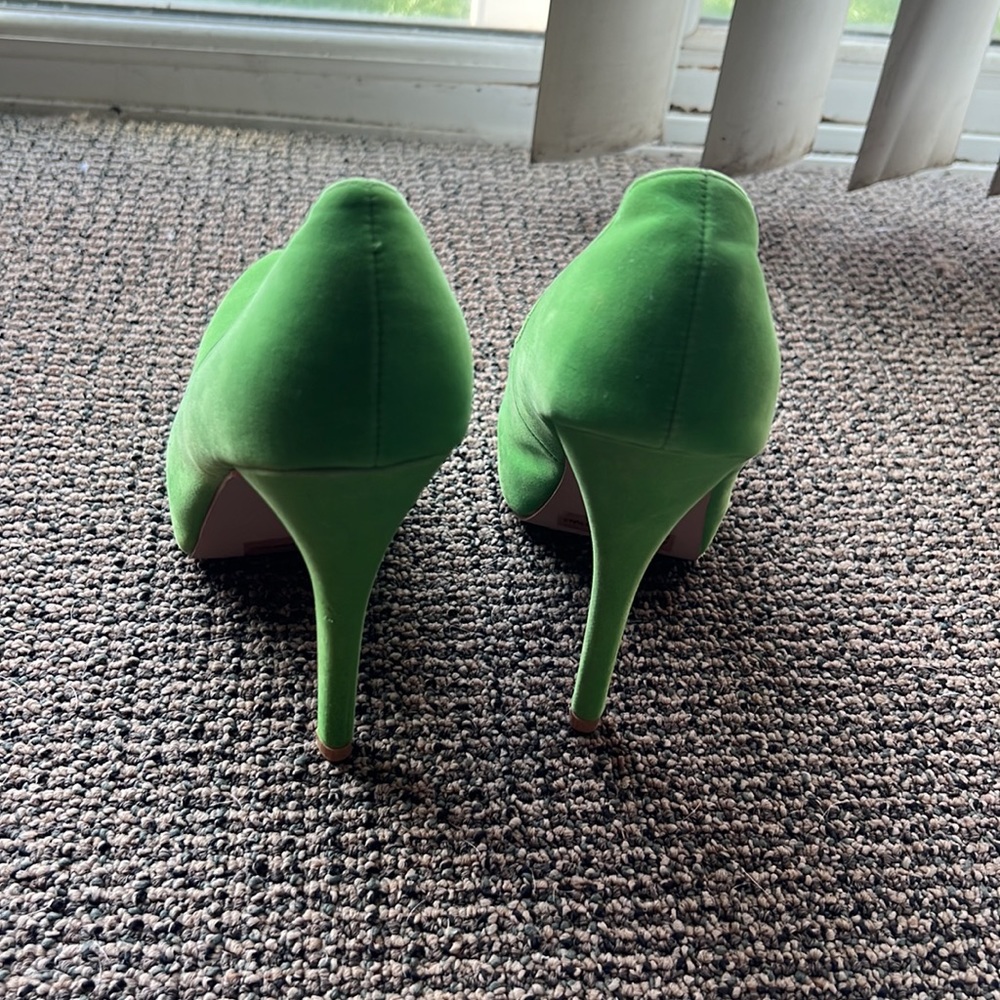 Heels - Picture 3 of 4